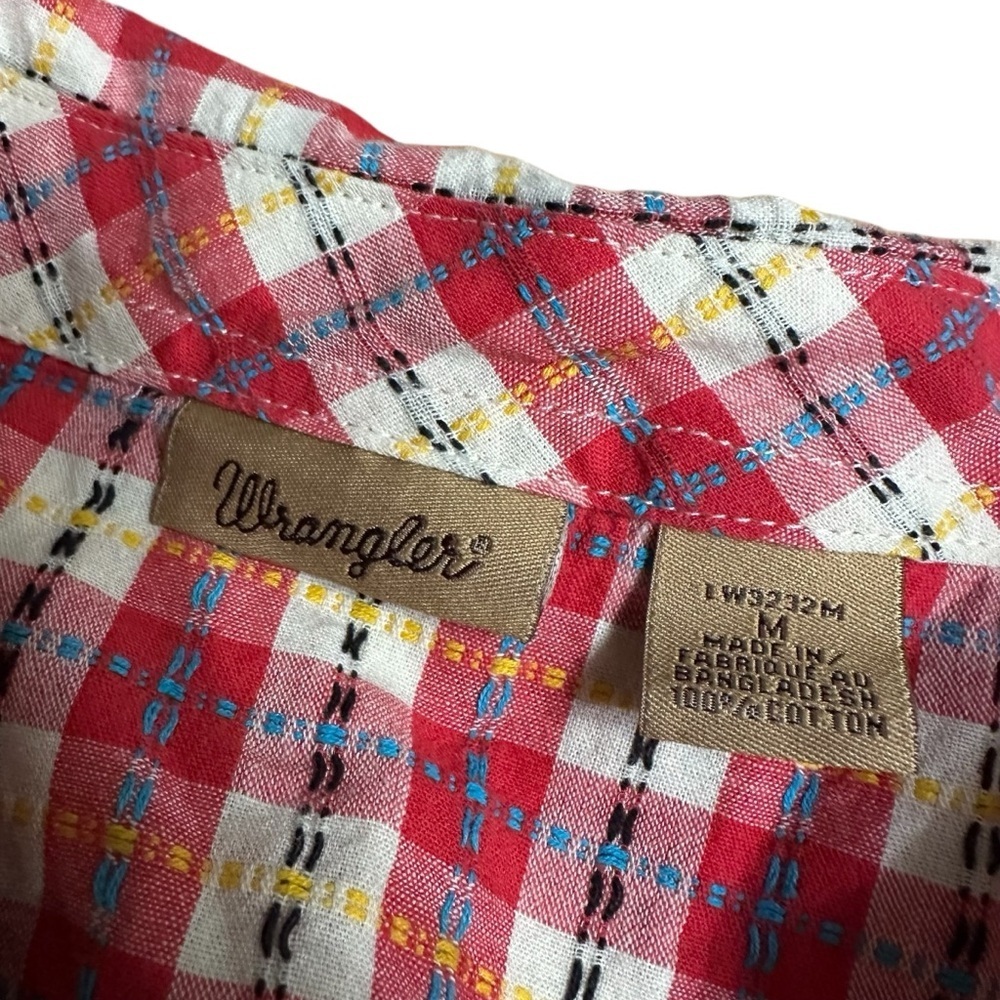 Wrangler Red White Gingham Checkered Vneck Pearl Snap Button Down Size Medium - Picture 5 of 7